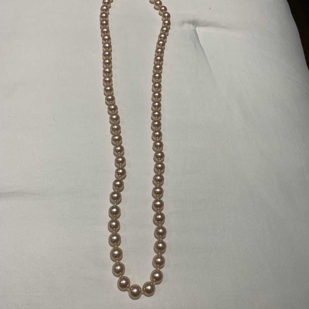 Pearl string - Picture 2 of 2